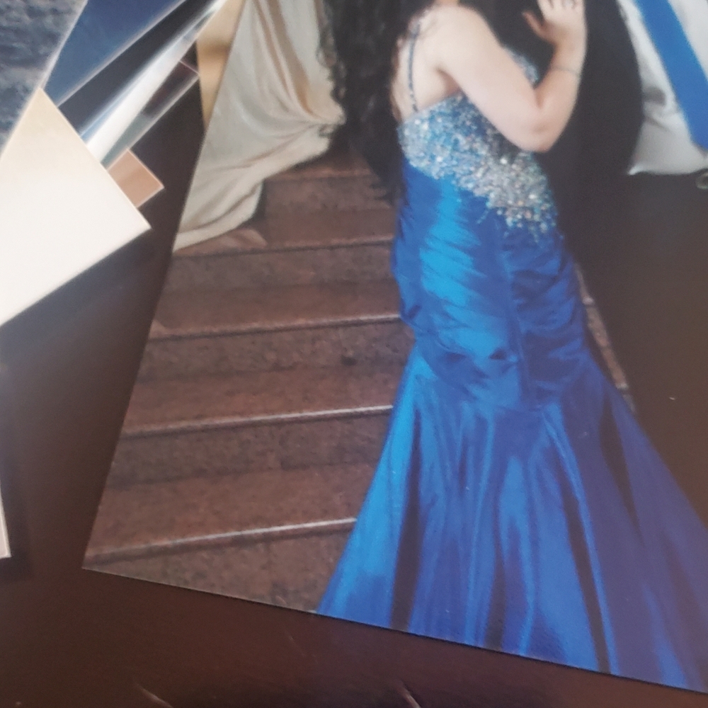 Stunning royal blue dress